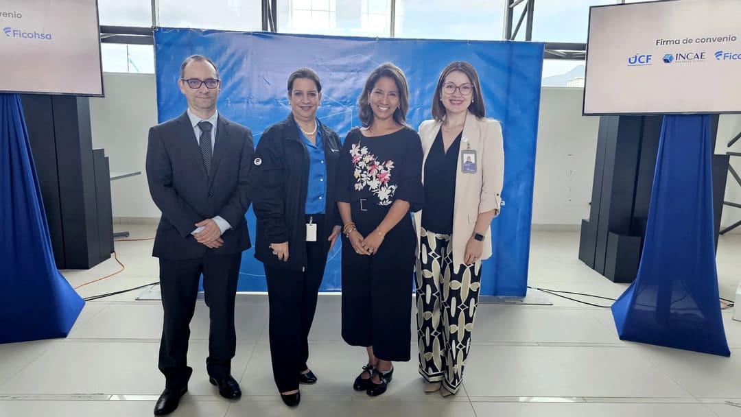 Ficohsa e INCAE, aliados estratégicos en formación empresarial